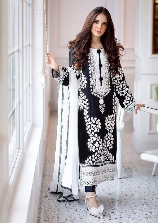 3Pc Embroidered Unstitched Lawn